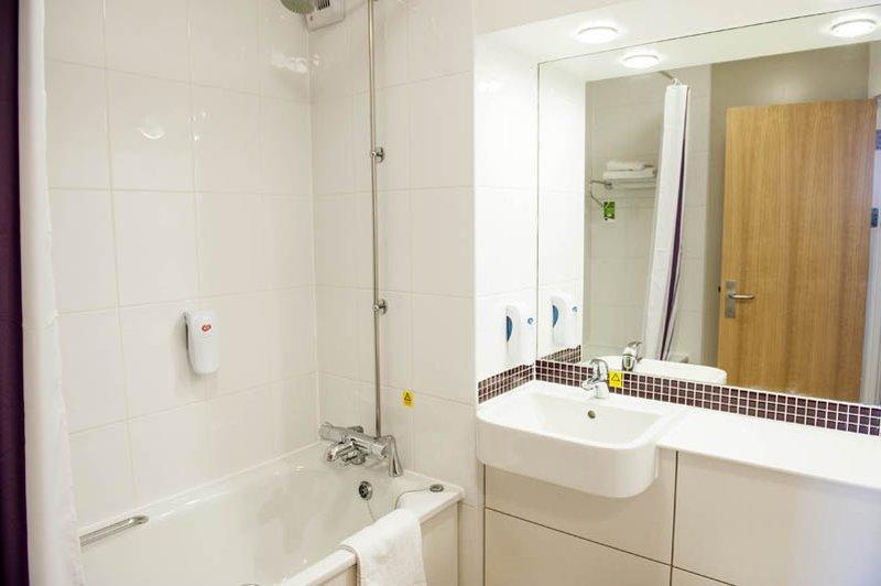 Premier Inn Premier Inn Wirral Greasby Kültér fotó